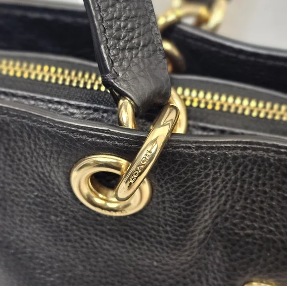 Coach Pebbled Leather Jes Tote F76701 Zip Tote Bag – Black & Gold Authenticated - Picture 5 of 10